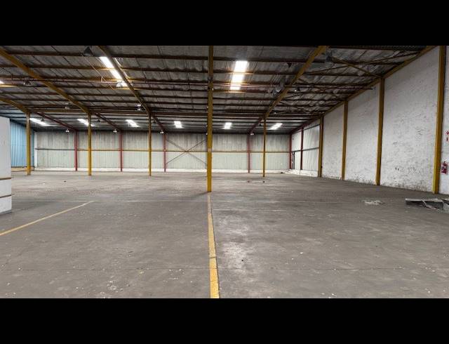 1,943M² WAREHOUSE TO LET IN SPRINGFIELD PARK